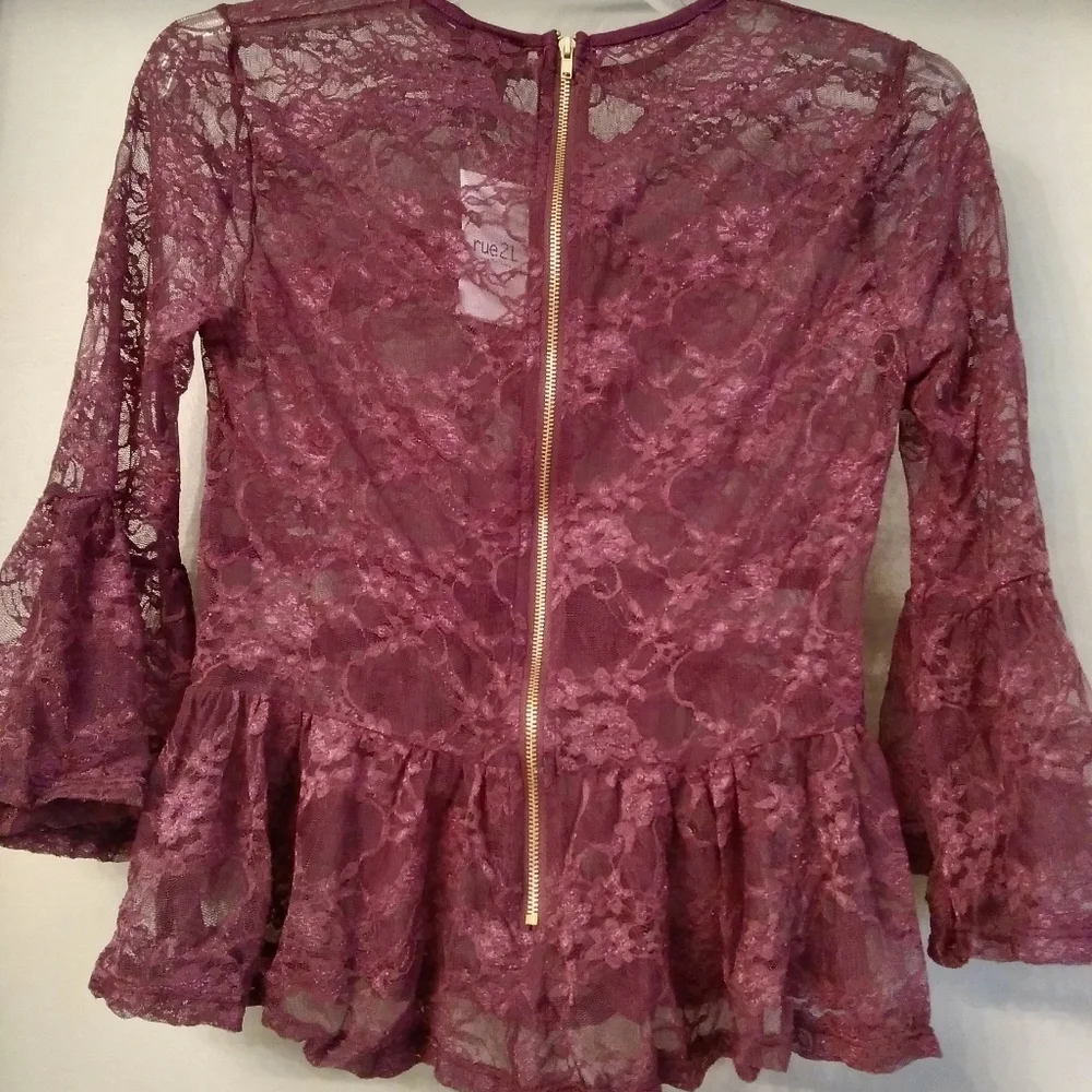 Rue21 Lace Peplum Top - Picture 4 of 5
